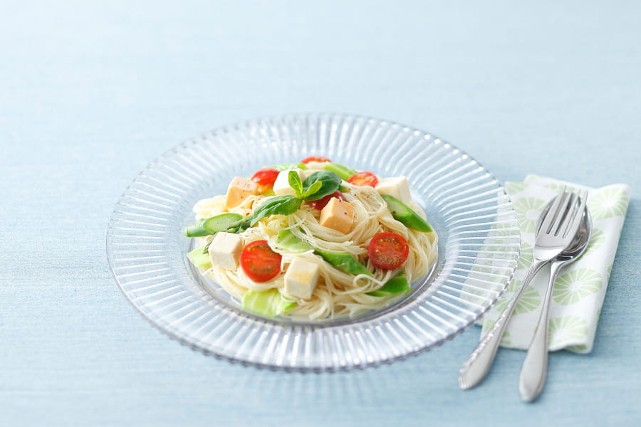 ベルキューブと春野菜のカッペリーニ