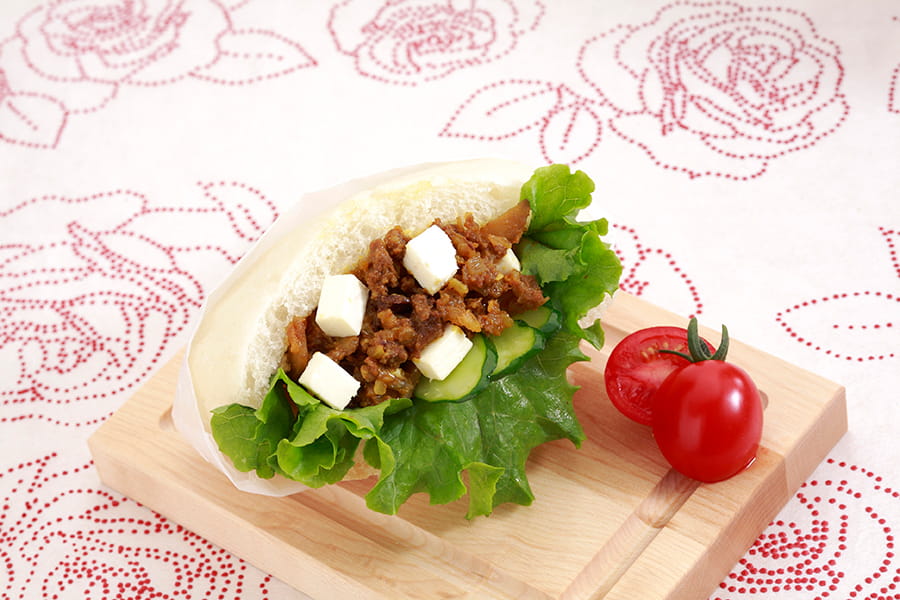 キリ ドライカレーのピタサンド