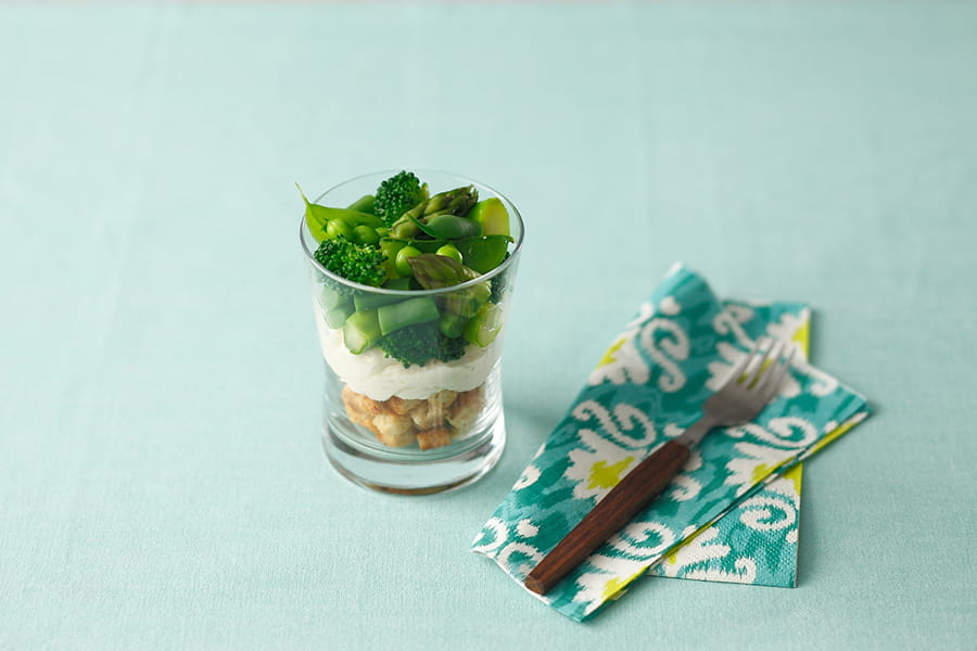 キリと緑野菜のグラスサラダ
